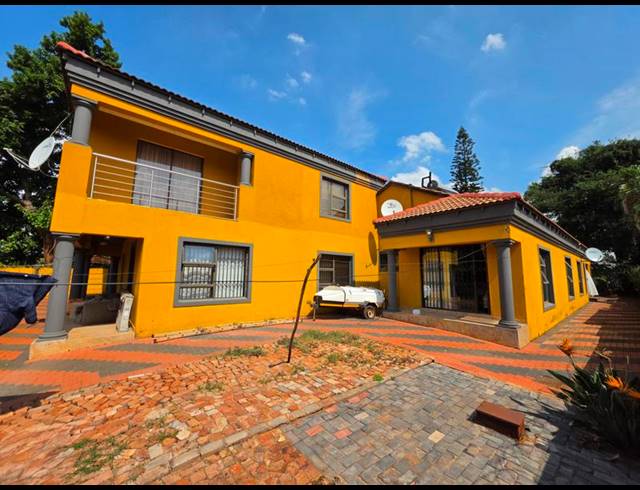5 BEDROOM HOUSE FOR SALE IN THE ORCHARDS